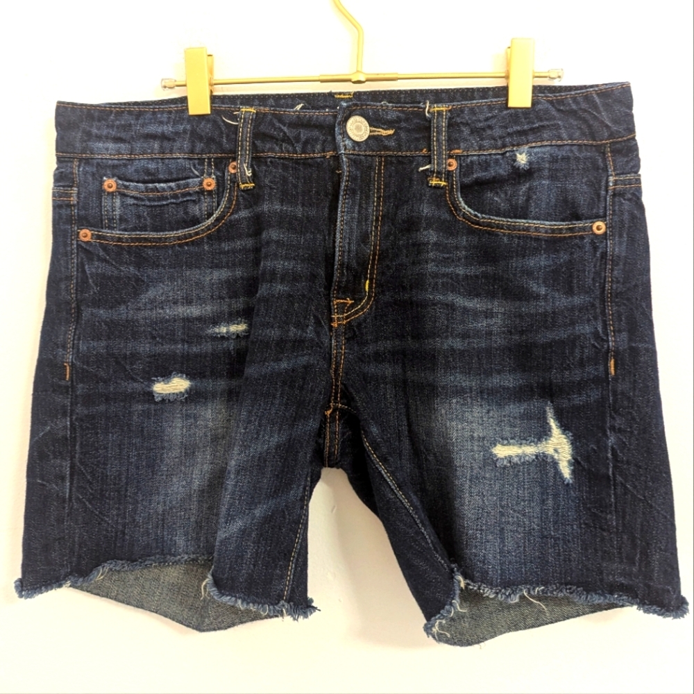 American Eagle Outfitters Size 6 Dark Blue Distressed Shorts w/ 6"‎ Inseam